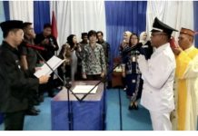 Pj Bupati Barito Utara Lantik Kades PAW Pendreh, Ating Kembali Pimpin Desanya Pj Bupati Muhlis melantik Ating sebagai Kades PAW Pendreh di Pendreh, Kamis (9/11/2023)