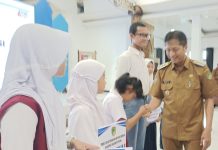 Salah Satunya dari SLB, Ini Daftar Siswa dan Warga Paling Rajin ke Perpustakaan di Barito Utara 2023 Para pemuataka teraktif dari tiga kategori mendapat penghargaan dari Pemkab Barito Utara.