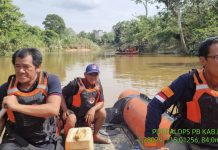 Pencarian Korban Tenggelam di Sungai Setalar Dihentikan Sementara, karena Banyak Ranting Pohon dan Arus Deras Pencarian korban tenggelam dihentikan sementara.