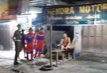 ODGJ Ngamuk di Toko Jalan Pendreh, Petugas Gabungan Kewalahan Evakuasi