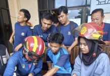 Disdamkarmat Barito Utara Bantu Lepaskan Cincin Sesak di Jari Seorang Pelajar