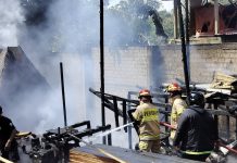 Tiga Bangunan di Jalan Poros Muara Teweh-Benangin Terbakar