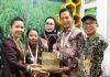 Pemkab Barut Pamerkan Produk Anyaman Rotan di Apkasi Otonomi Expo 2024