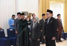 Pj Bupati Barut Lantik Dua Pejabat Disdukcapil