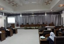 Lima Fraksi DPRD Barito Utara Serahkan Pemandangan Umum Terhadap Raperda RPJPD