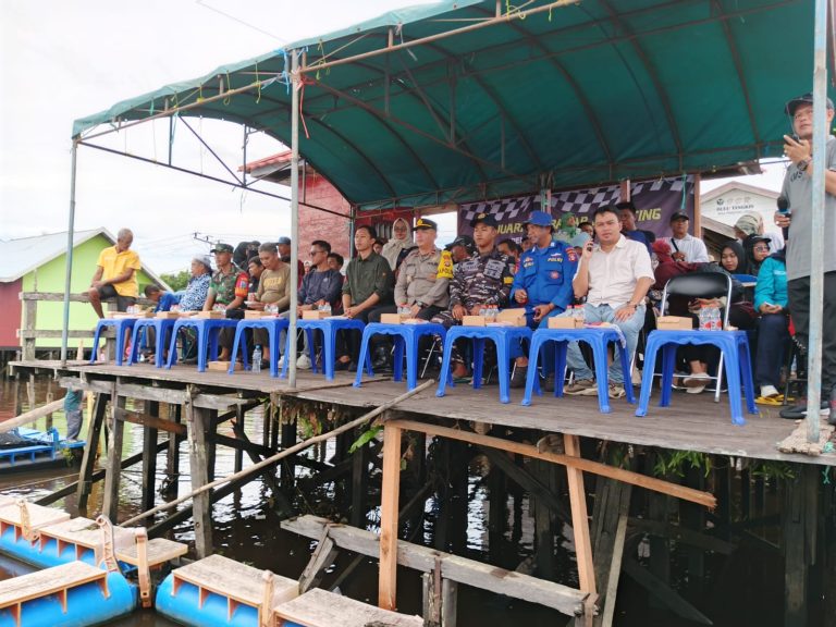 Pastikan Kamtibmas Kondusif, Personel Ditpolairud Amankan Lomba Balap Ketinting di Seruyan