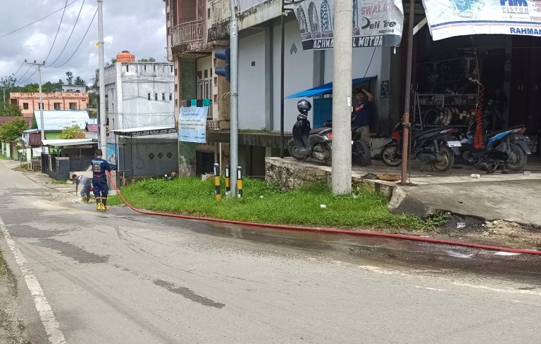 Awas! Solar Berceceran di Sekitar Bundaran Patung, Muara Teweh