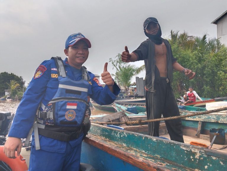Ditpolairud Imbau Para Pelayar Waspadai Cuaca Buruk di DAS Kapuas