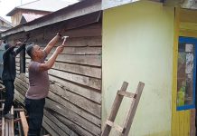 Rumah Warga Rusak, Marnit Palangkaraya Bantu Perbaiki