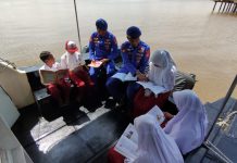 Dikunjungi Murid SD, Personel Ditpolairud Sediakan Fasilitas Perpustakaan Terapung