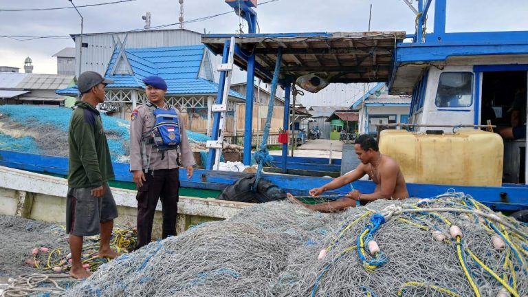 KRYD Ditpolairud Polda Kalteng Soal Bahaya Destructive Fishing kepada Warga DAS Jelai