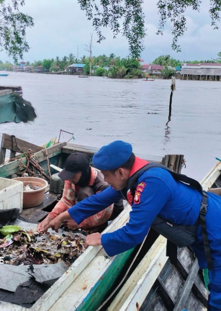 Ditpolairud Kalteng Patroli  KRYD Cegah Destructive Fishing di DAS Kapuas Batangjung