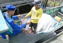 Atasi Destructive Fishing, Ditpolairud Polda Kalteng Patroli dan Penyuluhan di Kuala Jelai