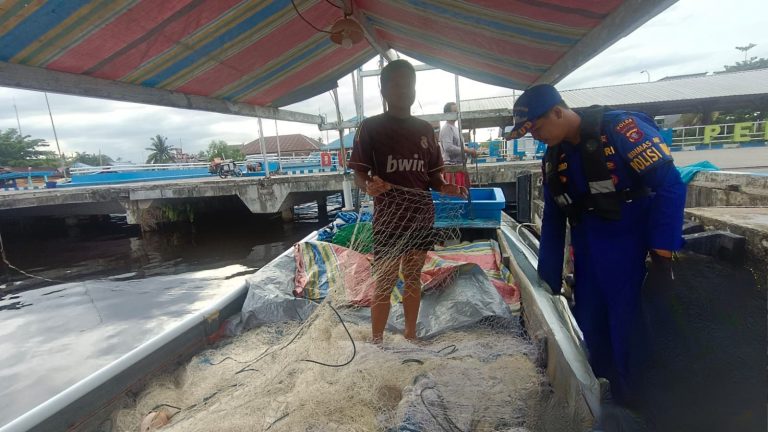 Ditpolairud Polda Kalteng Tingkatkan Kesadaran Masyarakat Bahaur Cegah Destructive Fishing