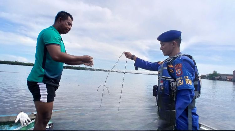 Cek Kapal Nelayan, Ditpolairud Polda Kalteng Cegah Destructive Fishing