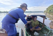 Ditpolairud Polda Kalteng Sambangi Nelayan DAS Mentaya