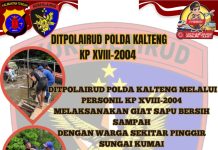 Personel Ditpolairud Bersama Warga DAS Kumai Bersihkan Lingkungan Sekitar Sungai