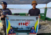 Ditpolairud Polda Kalteng Periksa Dokumen Kapal dan Cek Alat Keselamatan di DAS Mentaya