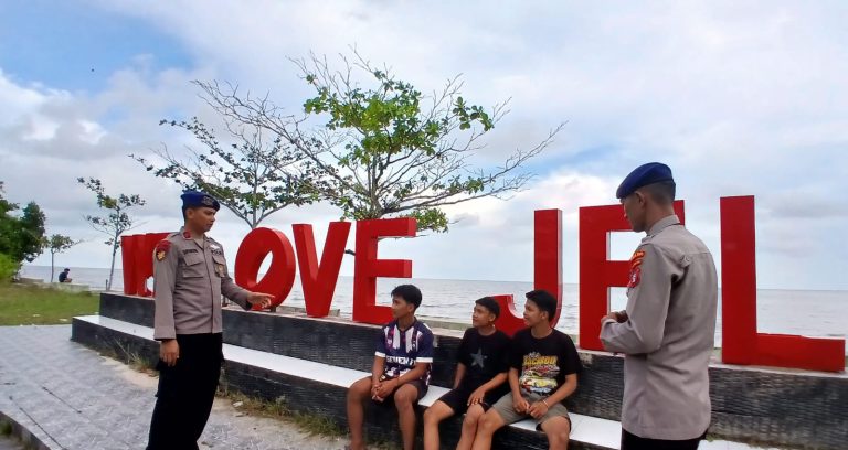 Personel  Ditpolairud Pastikan Wisata Pantai We Love Jelai Aman