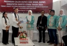 Jimmy Carter-Inriaty Karawaheni Daftarkan Diri ke KPU Barito Utara, 5 Parpol Pengusung