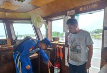 Ditpolairud Polda Kalteng Periksa Alat Keselamatan Kapal di DAS Mentaya