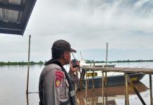 Ditpolairud Polda Kalteng Jaga Keselamatan Pelayaran Lewat Radio VHF Channel 16