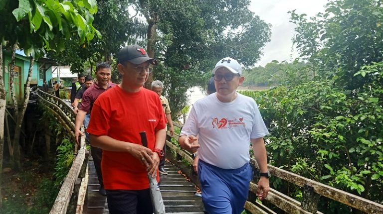 Pj Bupati Barito Utara Cek  Jembatan Karang Jawa dan Lokasi Relokasi Warga di Jalan Lingkar Kota