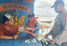 Sehatkan Masyarakat Pesisir, Ditpolairud Polda Kalteng Operasikan Klinik Terapung