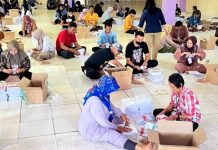 KPU Barito Utara Sortir dan Lipat Surat Suara PSU Pilkada