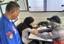 Klinik Terapung Ditpolairud Polda Kalteng Sehatkan Masyarakat Pesisir