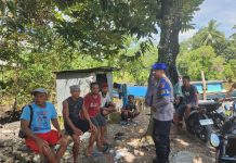 Personel Ditpolairud Sampaikan Pesan Kamtibmas kepada Warga Desa Binaan