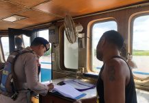 Kapal Ditpolairud Polda Kalteng Patroli Rutin Periksa Surat Kelengkapan Berlayar