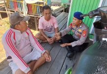 Sambang Humanis, Komandan Kapal 1002 Sampaikan Pesan Kamtibmas kepada Warga Desa Binaan