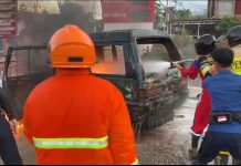 Sebuah Mobil Carry Terbakar di Depan SPBU Jalan Pramuka Muara Teweh