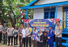 Kapolda Kalteng Serahkan Bantuan Bedah Rumah, Bagikan Bansos dan Life Jacket di Buntok