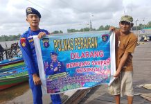 Ditpolairud Polda Kalteng Motivasi Masyarakat Seruyan Jaga Kebersihan Sungai
