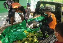 Personel Ditpolairud Polda Kalteng Bersama Tim SAR Evakuasi Mayat Mr X di DAS Mentaya