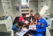 Kapal Polisi Ditpolairud, Sediakan Buku Bacaan Gratis Bagi Anak Pesisir