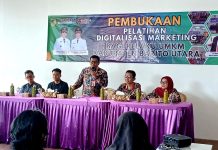 Disnakertranskop dan UKM Barito Utara Latih Digitalisasi Marketing Bagi Pelaku UMKM