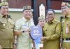 Pemkab Murung Raya Terima Bantuan Peralatan Pengelolaan Sampah