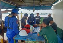 Personel Ditpolairud Tangkal Bahaya Narkoba Terhadap Awak Kapal di DAS Mentaya