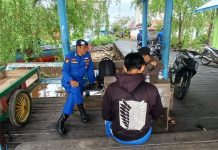 Anggota Ditpolairud Sambangi Masyarakat Desa Pegatan Hilir, Antisipasi Gangguan Kamtibmas