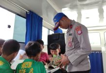 Polri Layani Pendidikan Anak-Anak DAS Kumai, Lewat Perpustakaan Ditpolairud Polda Kalteng