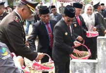 Hari Pahlawan, Pemkab Mura Upacara Ziarah ke TMP