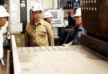 Shalahuddin Datangi Pabrik Baja, Pastikan Material Jembatan Penuhi Standar Teknis