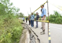 Pemkab Barito Utara Perbaiki Jalan Rusak Simpang Km 34- Benangin