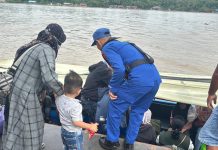 Personel Ditpolairud Ingatkan Pengguna Transportasi Air di DAS Barito Nomor Satukan Keselamatan