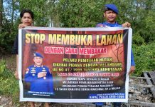 Anggota Ditpolairud Sosialisasikan Pencegahan Karhutla kepada Masyarakat DAS Jelai