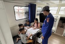 Ditpolairud Polda Kalteng Pacu Kualitas Pendidikan di DAS Kumai Lewat Perpustakaan Terapung