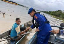 Patroli Dialogis Ditpolairud di DAS Barito Jamin Kamtibmas Perairan Kondusif